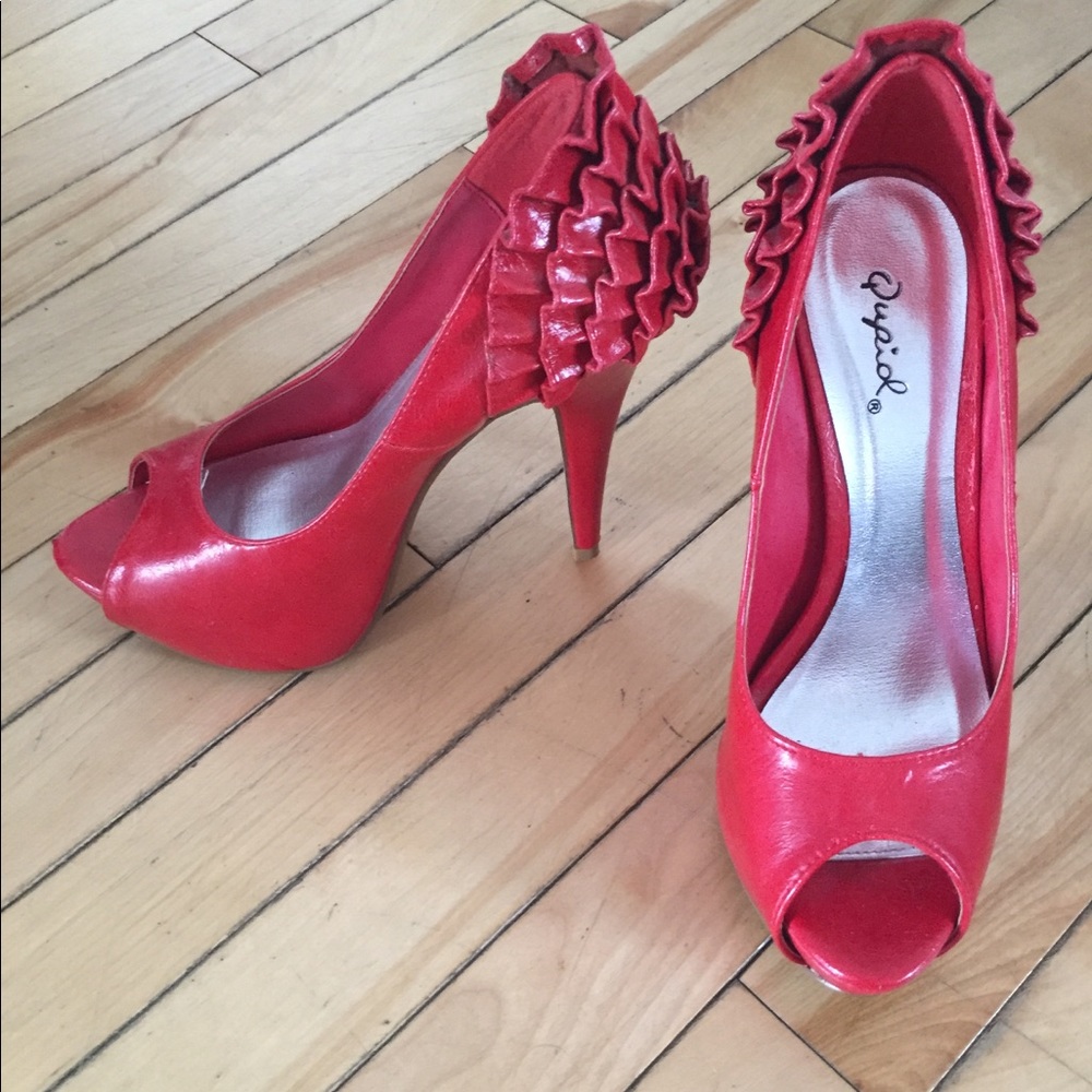 Peep toe high heeled platforms, red, size 7.